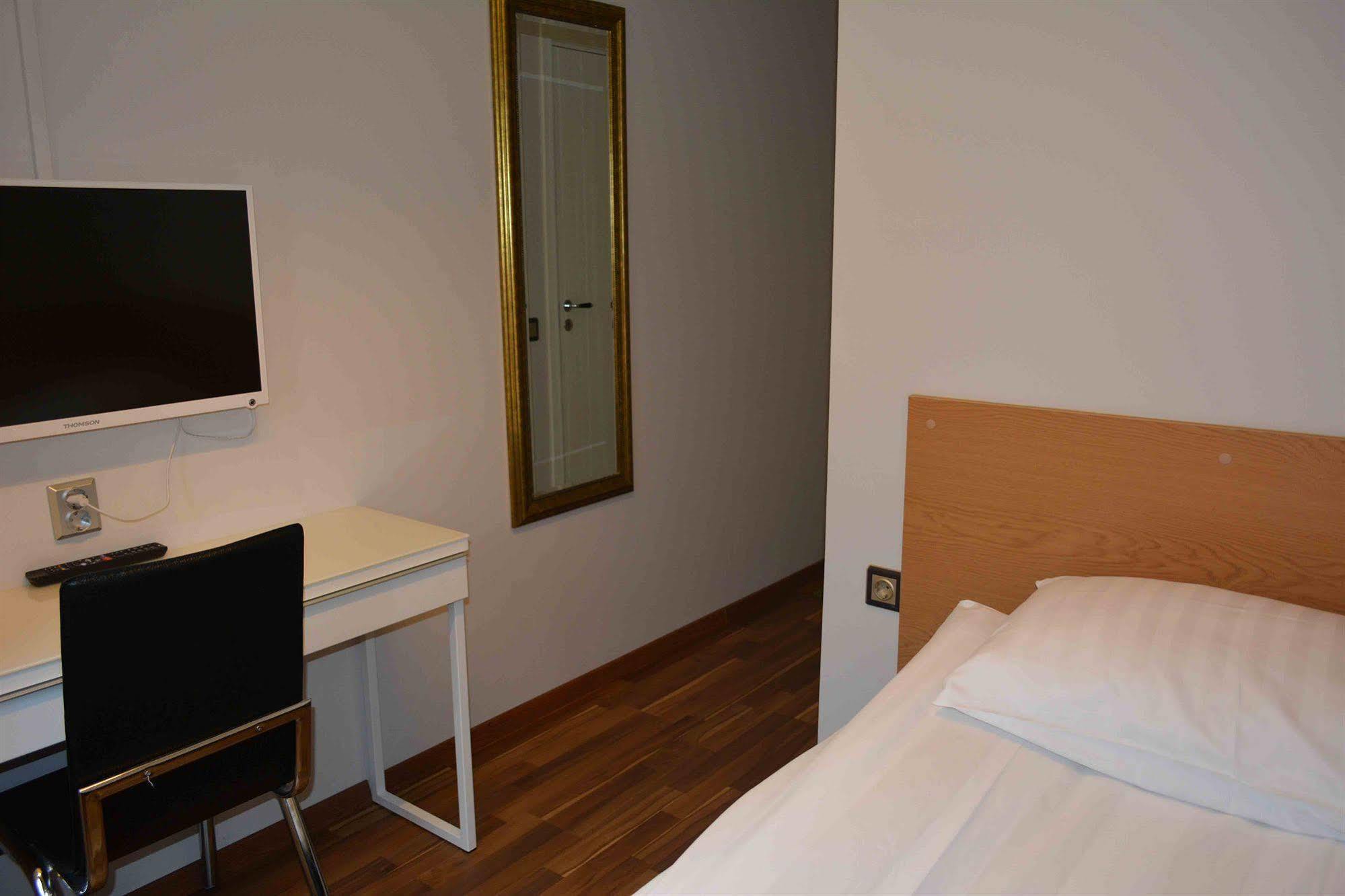 Hotell Angora Sollentuna Exterior photo